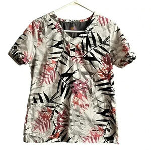 Urbane scrub top size small